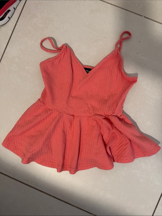 SHEIN Dresses & Skirts - SHEIN Coral Ribbed V-Neck Peplum Tank